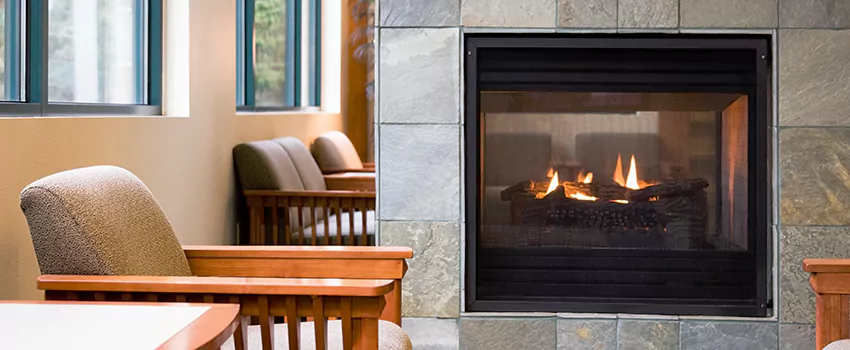 Smoky Effect Electric Fireplace Logs in Montreal West, Quebec